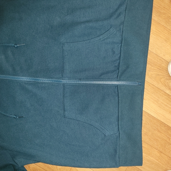 Zippered jacket with hood - Picture 2 of 4